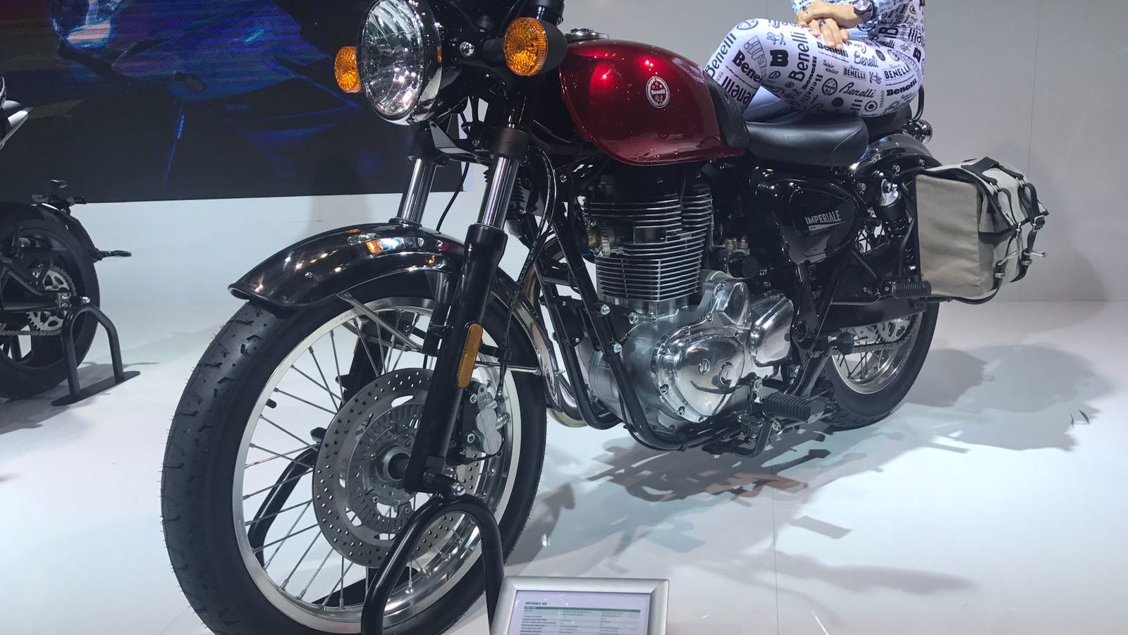 Benelli Imperiale retro roadster revealed at Eicma